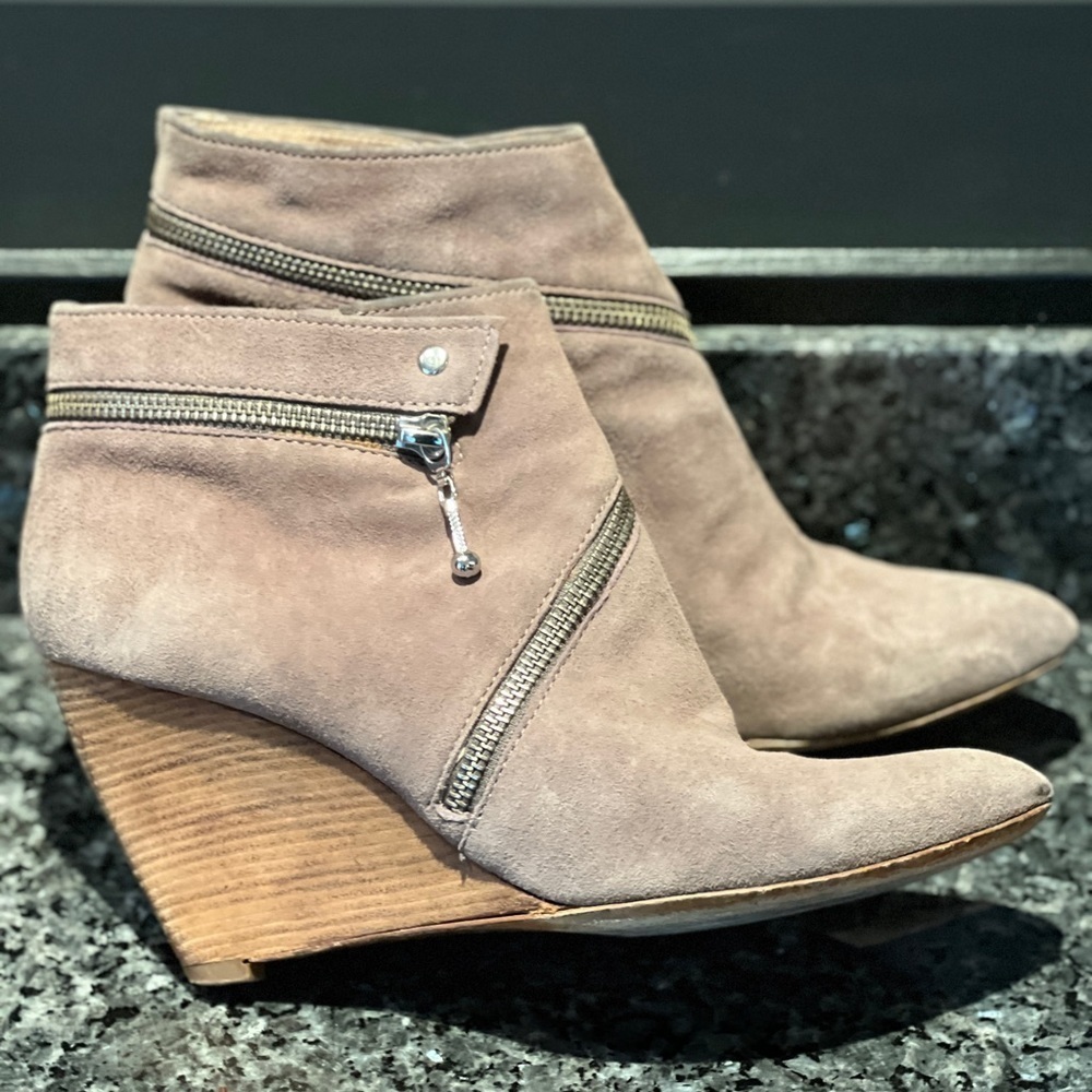 Belle by Sigerson Morrison suede booties sz 9 - Picture 1 of 7